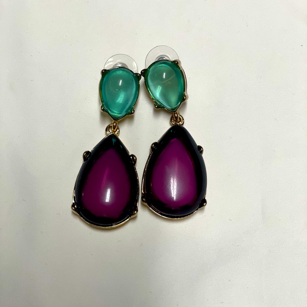 Earrings. - Picture 3 of 4